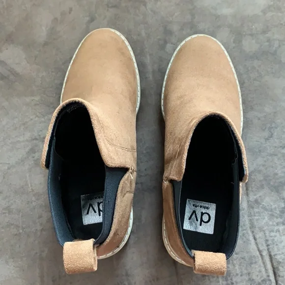 ❌SOLD❌Dolce Vita Chelsea Boots - Picture 3 of 6